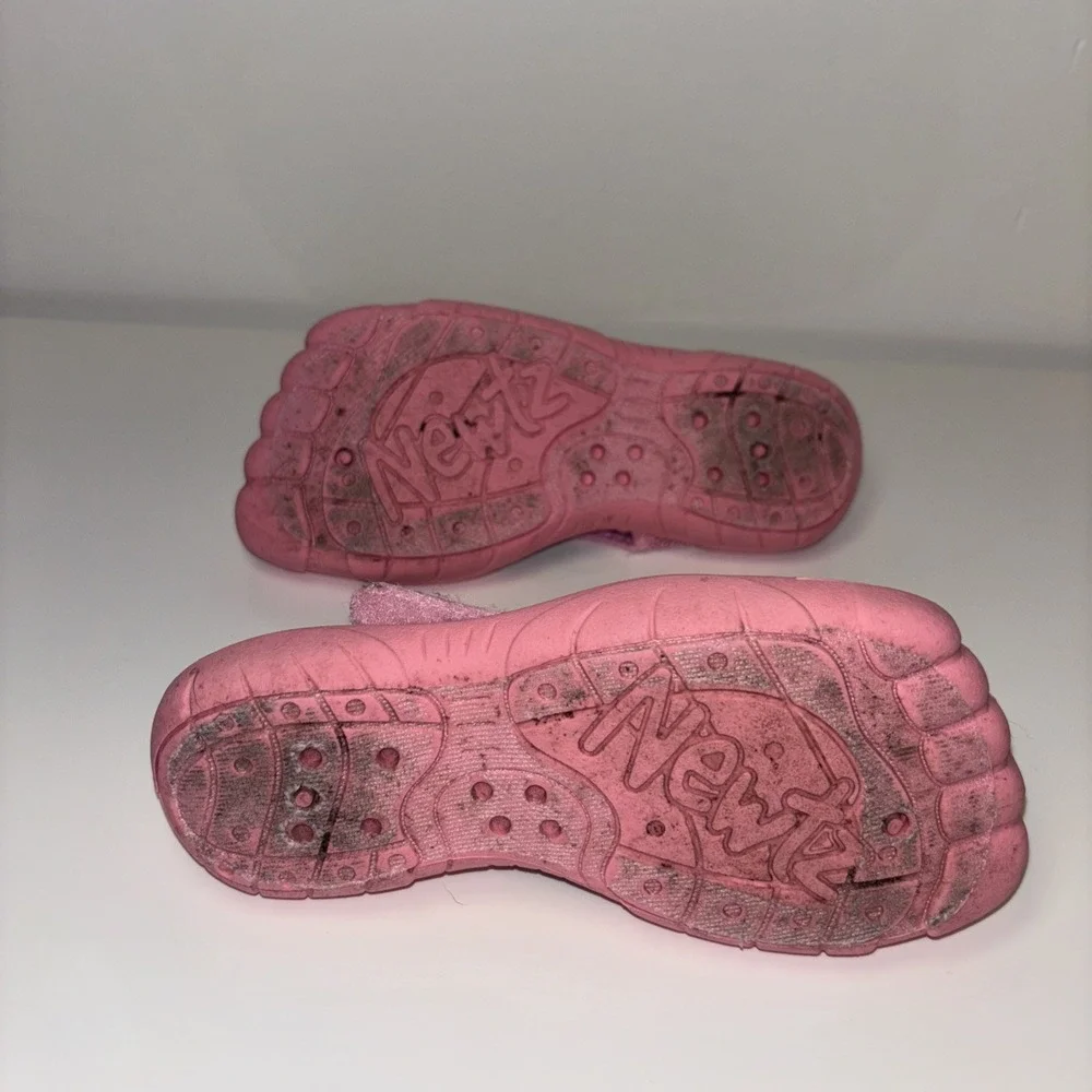 Kids Pink Tie Dye Water Shoes & Smiley Face Slippers Bundle Size 9-10‎